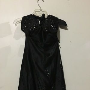 White House Black Market Size 2 Black Lace Halter